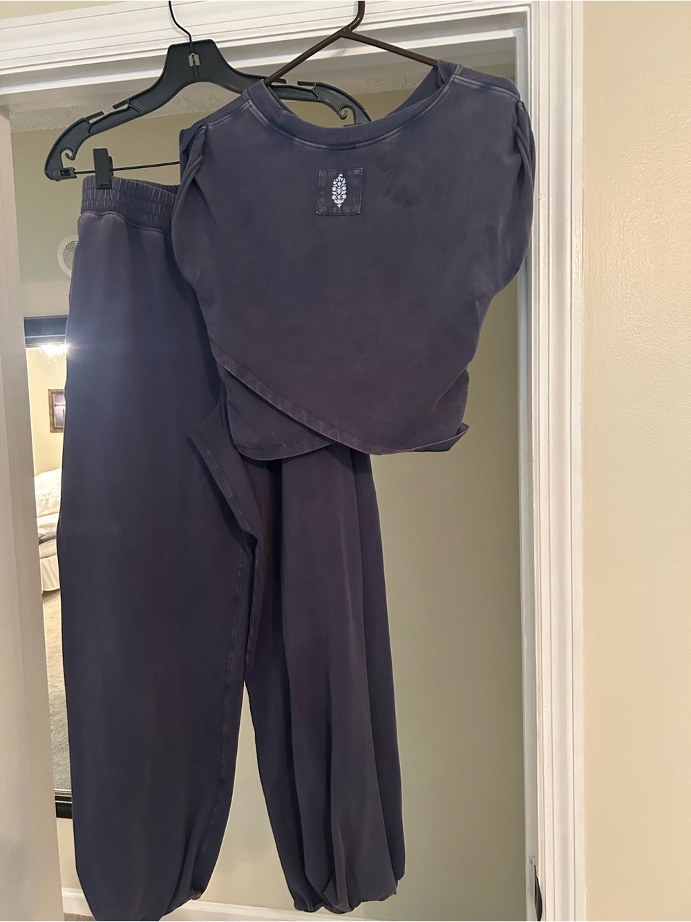 Free people Navy Hotshot Set- Sleeveless Top & Jogger Pants - Picture 3 of 4
